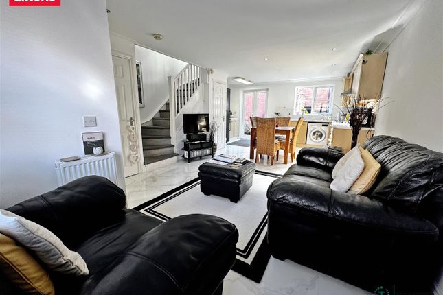 4 bedroom end of terrace house for sale