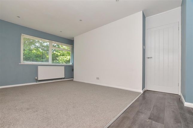 Holmesdale Road, Reigate, Surrey 2 bed maisonette for sale