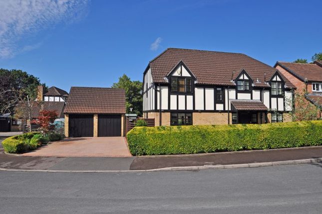 4 bed detached house