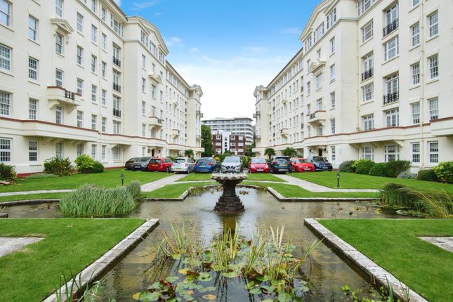 3 bedroom maisonette for sale