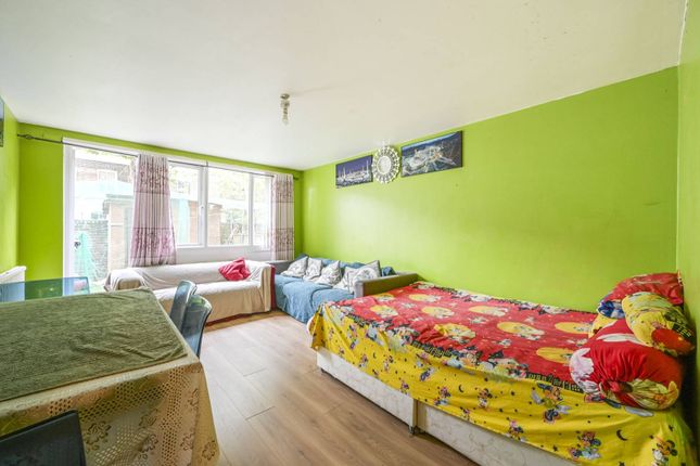 London E3 2 bed flat for sale