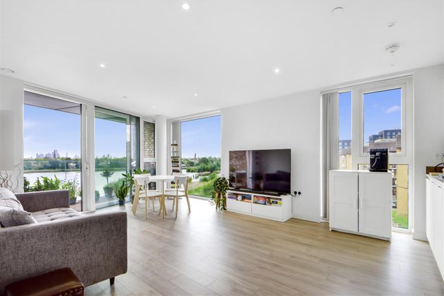 Newnton Close, London, N4 2 bed apartment for sale