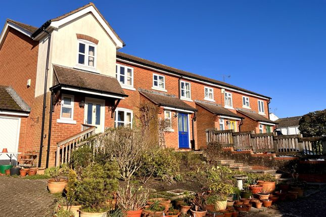 Swan View, Pulborough, West Sussex, RH20 2 bed terraced house for sale