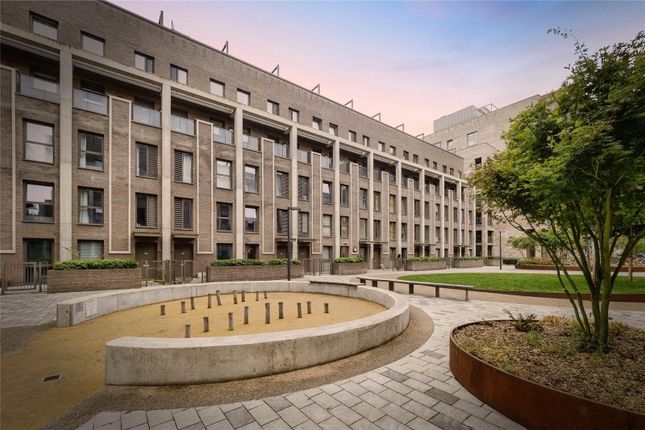 3 bedroom flat for sale