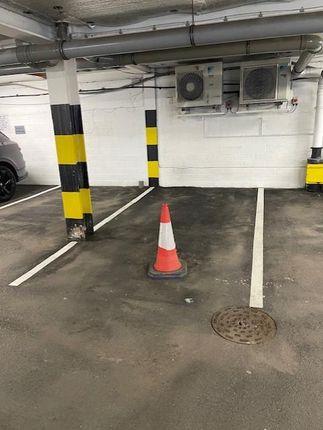 Parking/garage