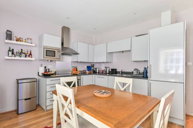 Grove Mill, Mitcham, CR4 2 bed flat for sale