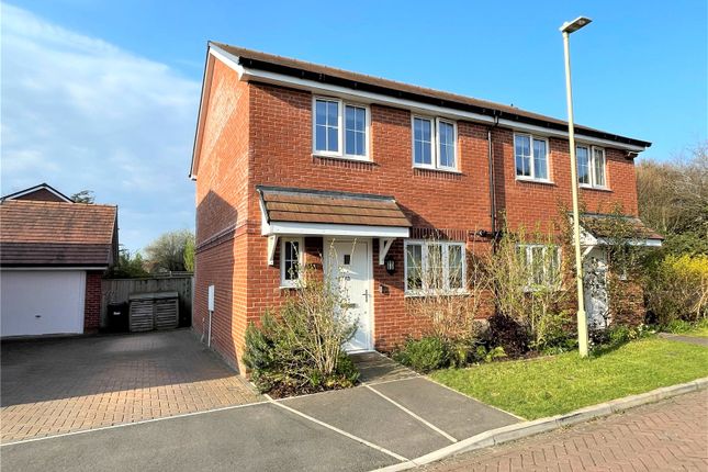 Augustus Avenue, Fordingbridge... 3 bed semi