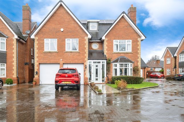 6 bedroom detached house for sale