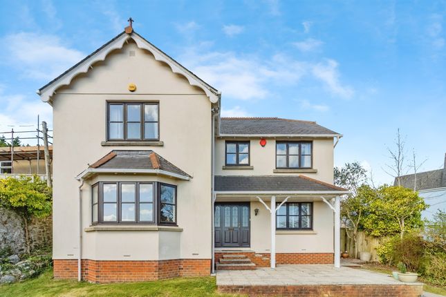 4 bed detached house