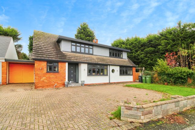 5 bed detached house