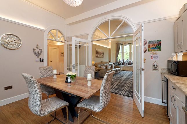 1A Low Road, Castlehead, Paisley, PA2... 4 bed flat for sale