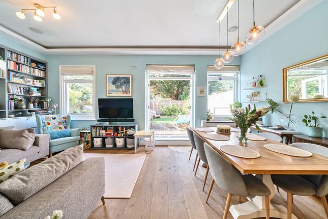 Lambert Road, Brixton, London, SW2 3 bed flat for sale