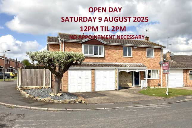 4 bed link detached house