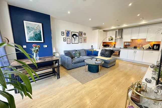 Shackleton Way, London 2 bed apartment for sale