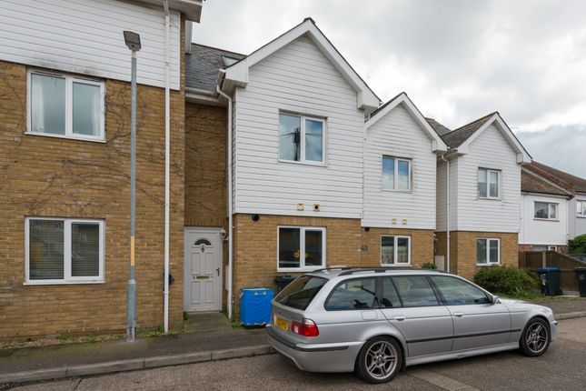 Fir Tree Close, Ramsgate, CT11 3 bed terraced house for sale
