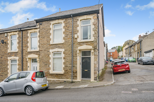 3 bed end terrace house