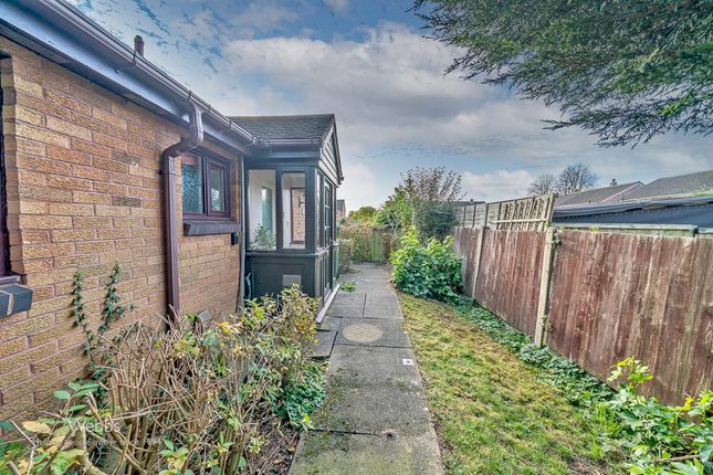 Fingerpost Drive, Pelsall, Walsall WS3 2 bed detached bungalow for sale