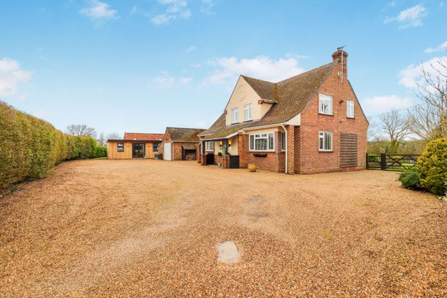 4 bed detached house