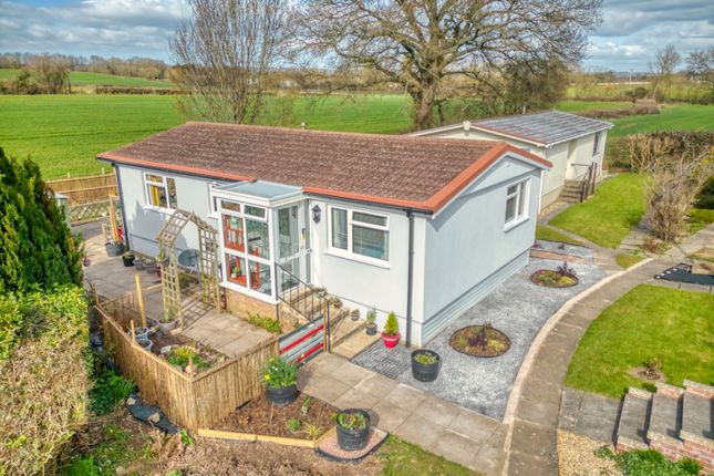13 Broughton Park, Shoreditch, Taunton 2 bed park home for sale