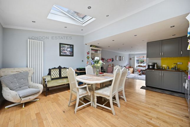 Oliver Close, Chiswick, W4 4 bed house for sale