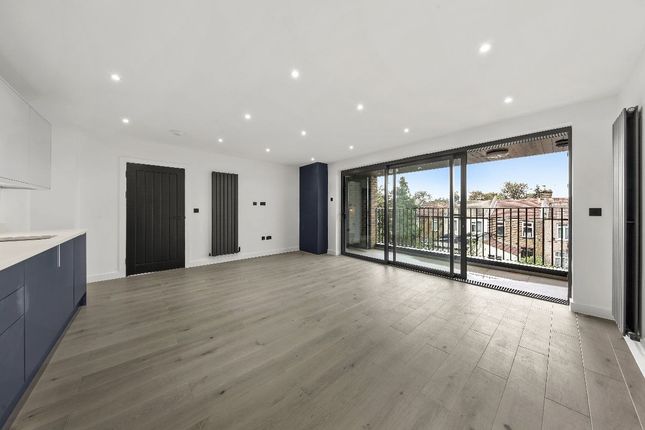 Clinton Road, Forest Gate, E7 3 bed apartment for sale