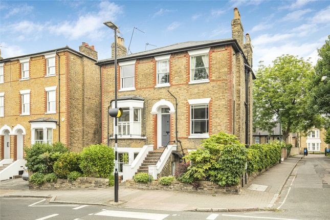 Church Road, Richmond, Surrey, TW10 1 bed apartment for sale