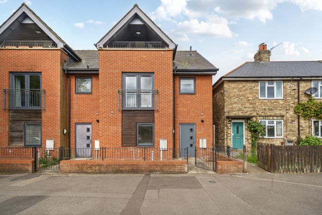 Newport, Lincoln, Lincolnshire, LN1 3 bed end of terrace house for sale