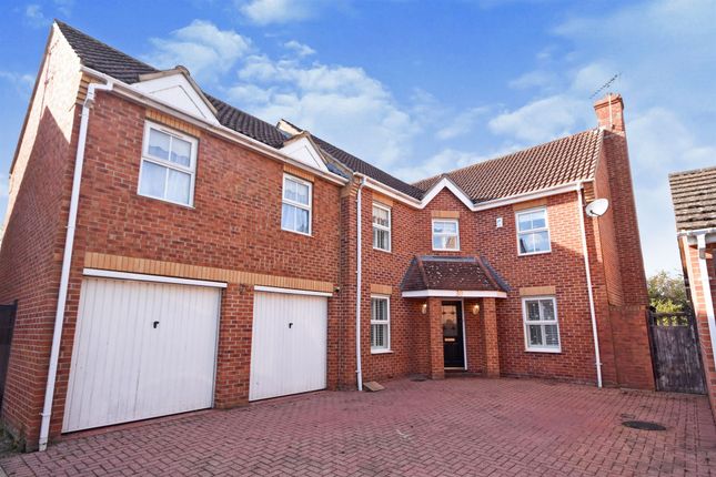 5 bedroom detached house for sale