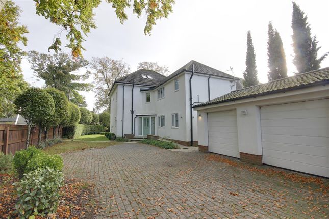 4 bed detached house