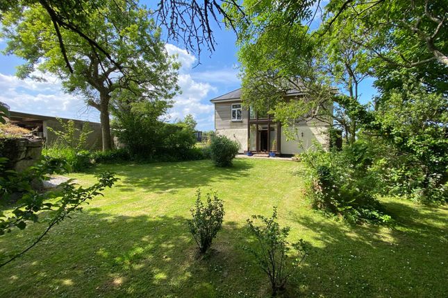 4 bed detached house