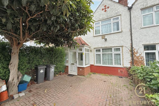 Burnham Gardens, HOUNSLOW TW4 3 bed terraced house for sale