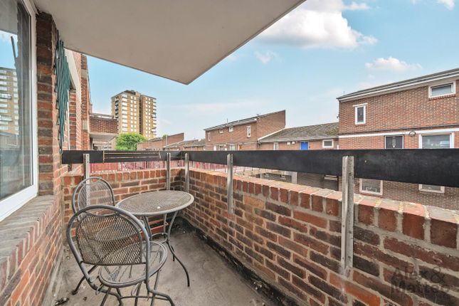 Westlake, Bermondsey, SE16 1 bed flat for sale