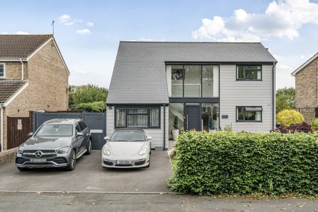 Merlin Way, Covingham, Swindon, SN3 4 bed detached house for sale