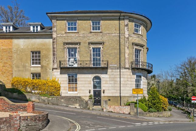 2 bed flat