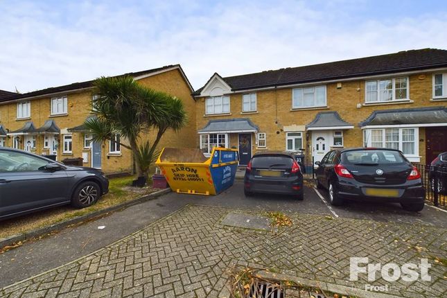 Westminster Close, Feltham, TW14 3 bed end of terrace house for sale