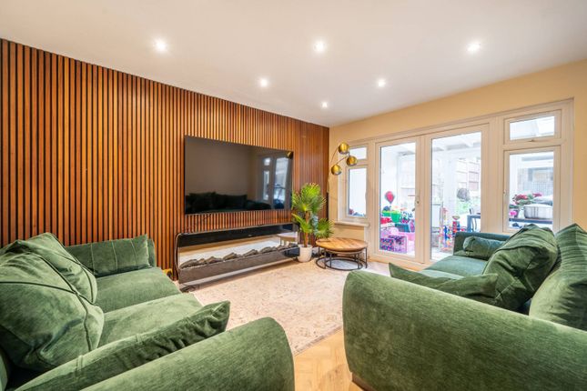 Beverley Gardens, Wembley Park... 3 bed semi