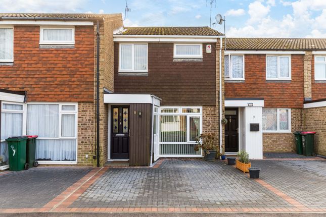 Ash Keys, Crawley RH10 3 bed terraced house for sale