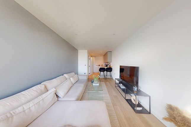 Pinnacle Apartments, 11 Saffron... 1 bed apartment for sale