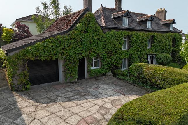 4 bed detached house