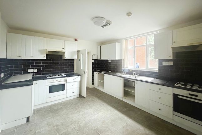 Uttoxeter New Road, Derbyshire DE22 6 bed terraced house for sale