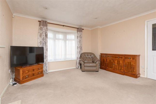 2 bed detached bungalow