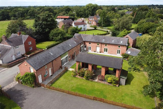 5 bed detached house