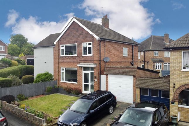 3 bed link detached house