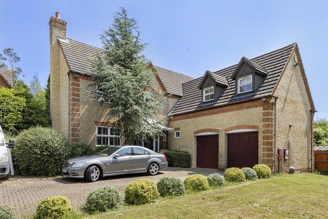 5 bed detached house