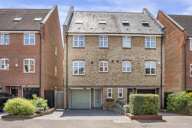 5 bed town house