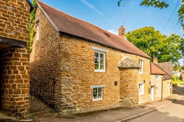 4 bed detached house