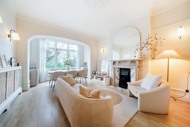 Queensthorpe Road, Sydenham, London... 3 bed flat for sale
