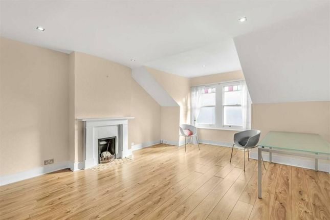 Carmalt Gardens, Putney, London, SW15 2 bed flat for sale