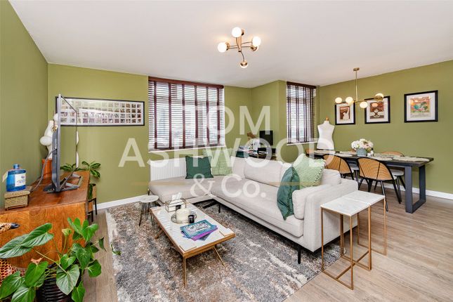 Valebrook, Park Avenue, Ilford, IG1 2 bed apartment for sale