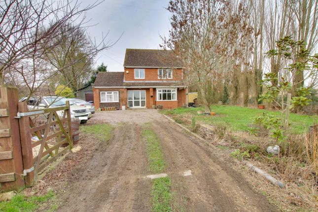 5 bed detached house